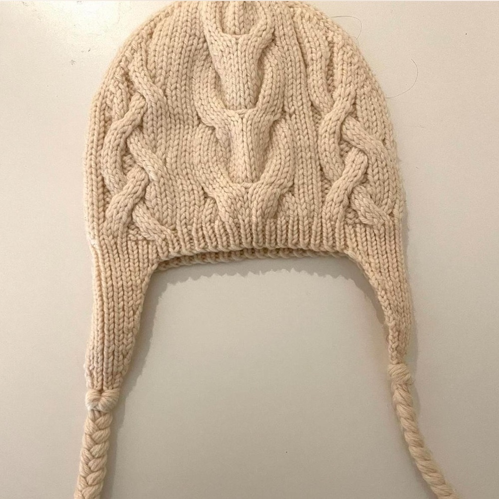 Banana Republic Cable Knit Hat - Cream